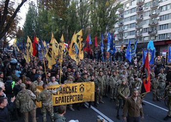 „სიკვდილი მოსკოველებს“ – კიევში 15000-მა ნაციონალისტმა მანიფესტაცია გამართა